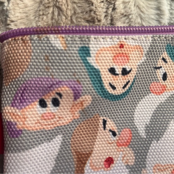 Harveys Disney Snow White & Seven Dwarfs Canvas Cosmetic Bag / Pouch - Picture 4 of 14